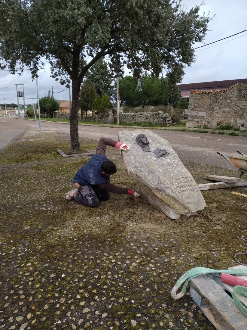 Escultura a la igualdad de género